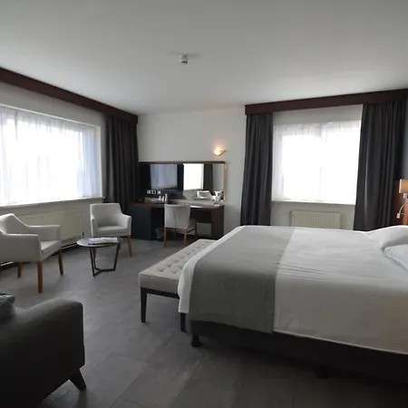 Atlas Hotel Holiday 3* Спейкениссе