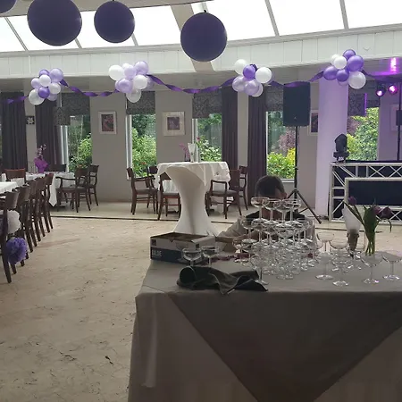 Atlas Hotel Holiday Спейкениссе