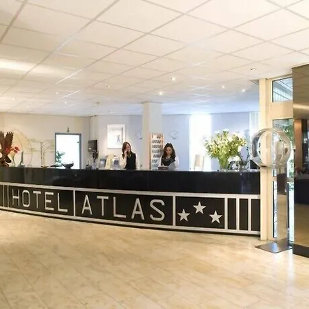 Atlas Hotel Holiday 3* Спейкениссе